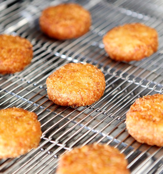 Frying fish nuggets